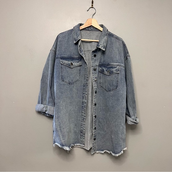 Jackets & Blazers - Women’s Oversized Long Jean Jacket W/ Buttons Size XL
